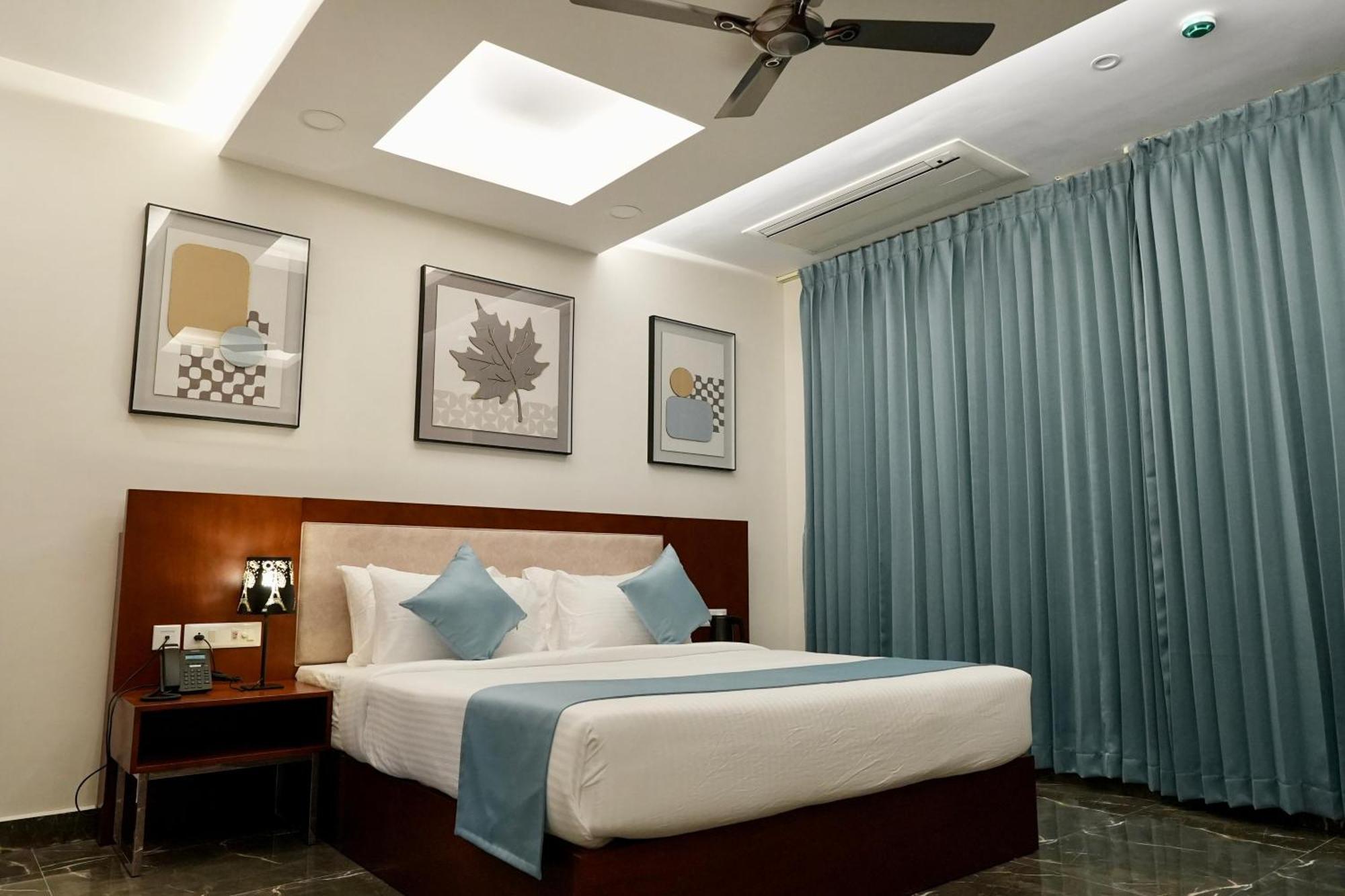 Le Royale Palace Karaikal Luaran gambar