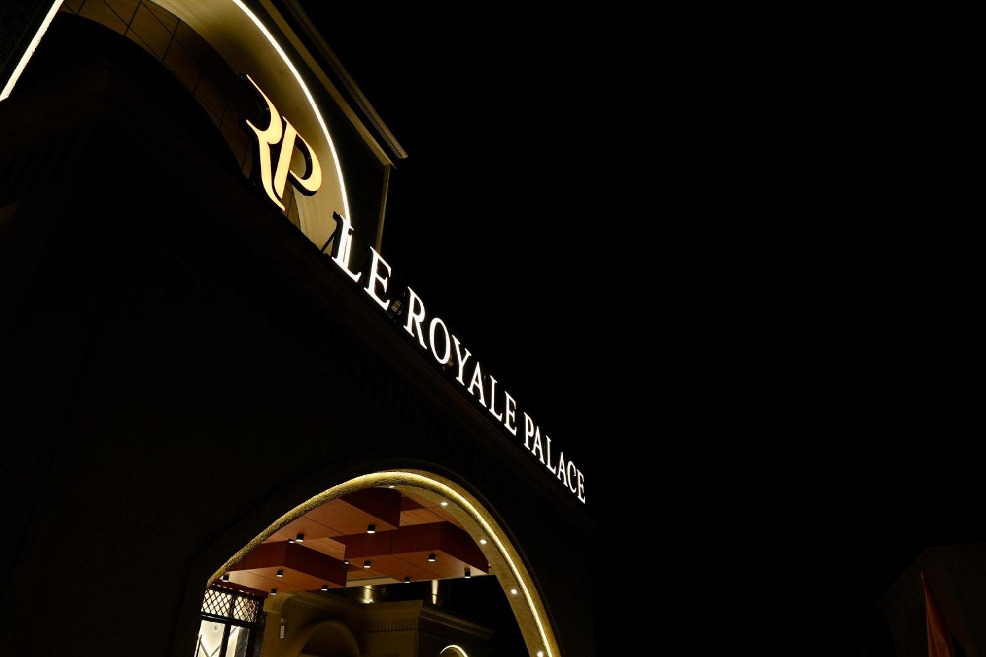 Le Royale Palace Karaikal Luaran gambar